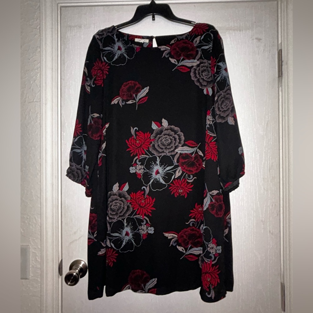 Black Floral shift dress